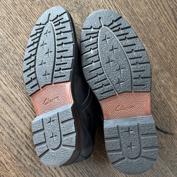 Clarks Black Leather Oxfords for Men - Picture 3 of 7